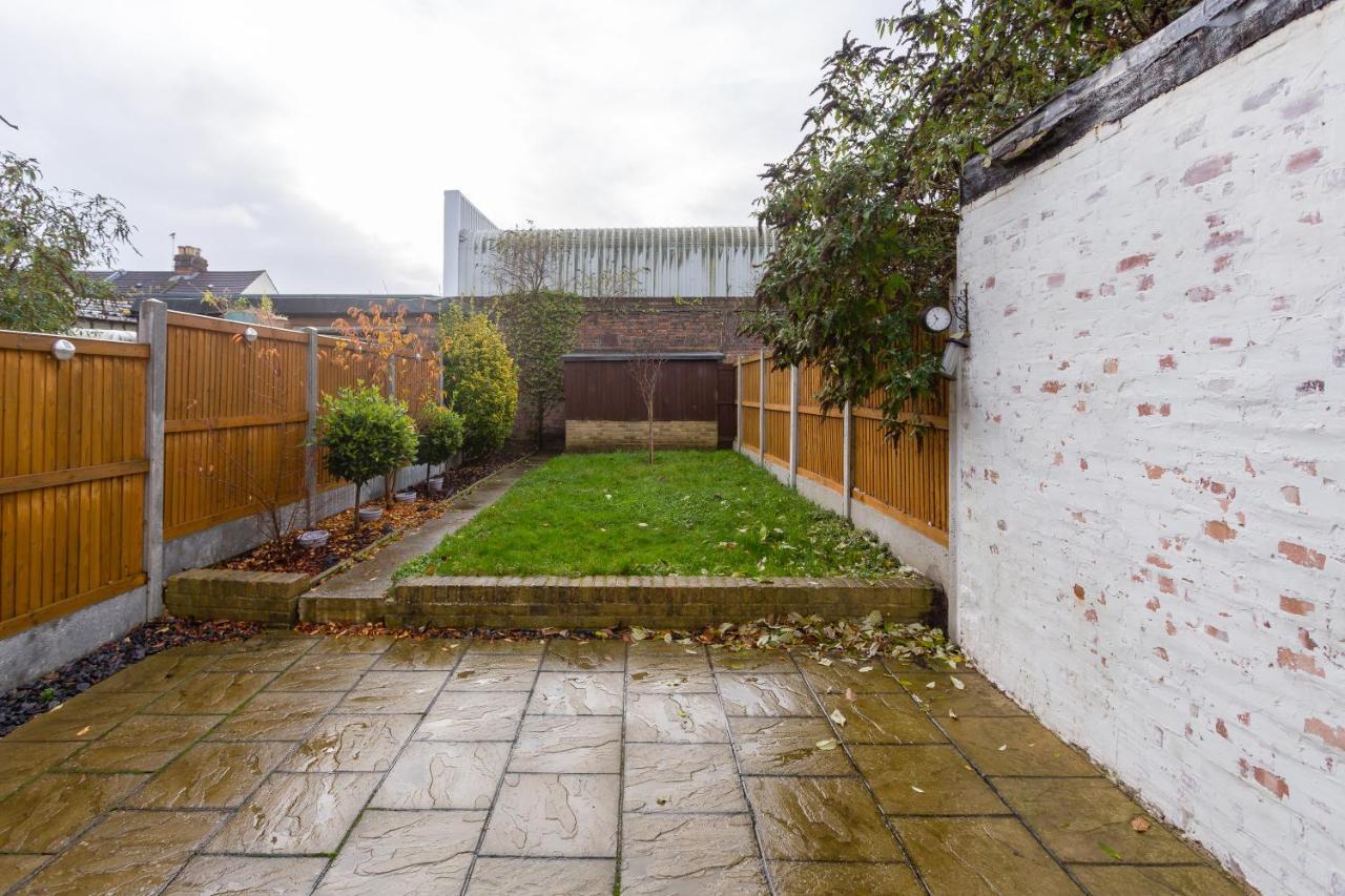 The White & Warm, Free Parking & Wifi, 8 Beds Villa Colchester Exterior photo